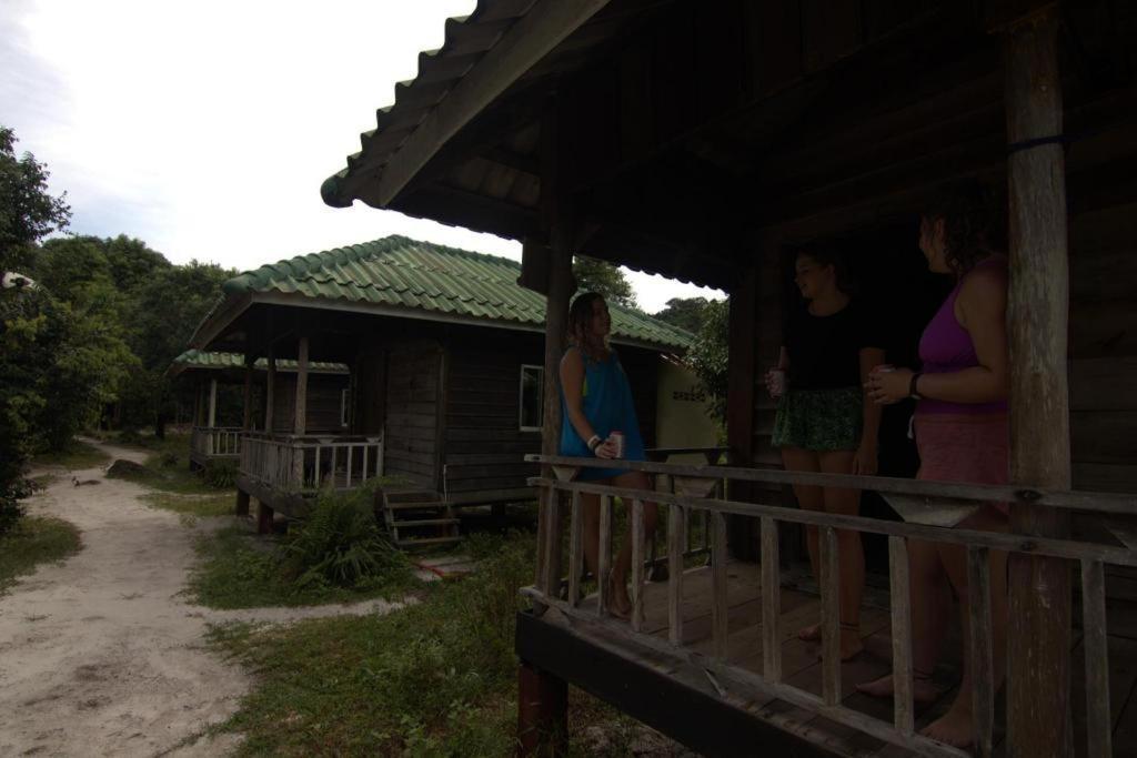 Albergue Mad Monkey Koh Rong Samloem Koh Rong Sanloem Exterior foto