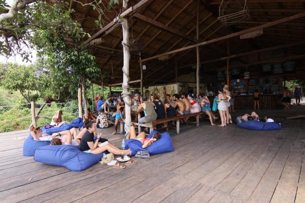 Albergue Mad Monkey Koh Rong Samloem Koh Rong Sanloem Exterior foto