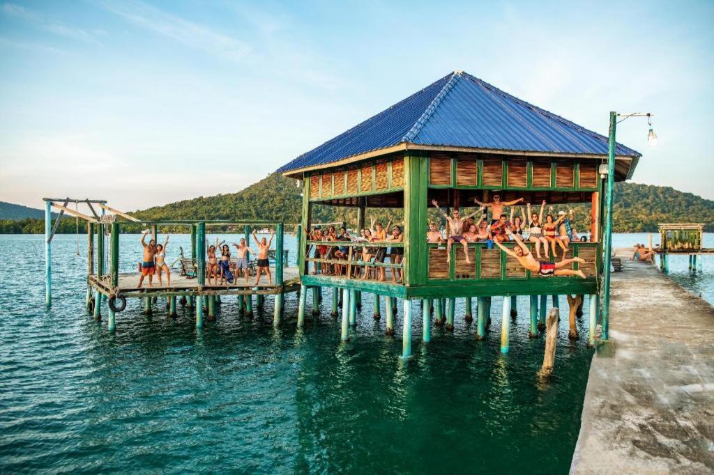 Albergue Mad Monkey Koh Rong Samloem Koh Rong Sanloem Exterior foto
